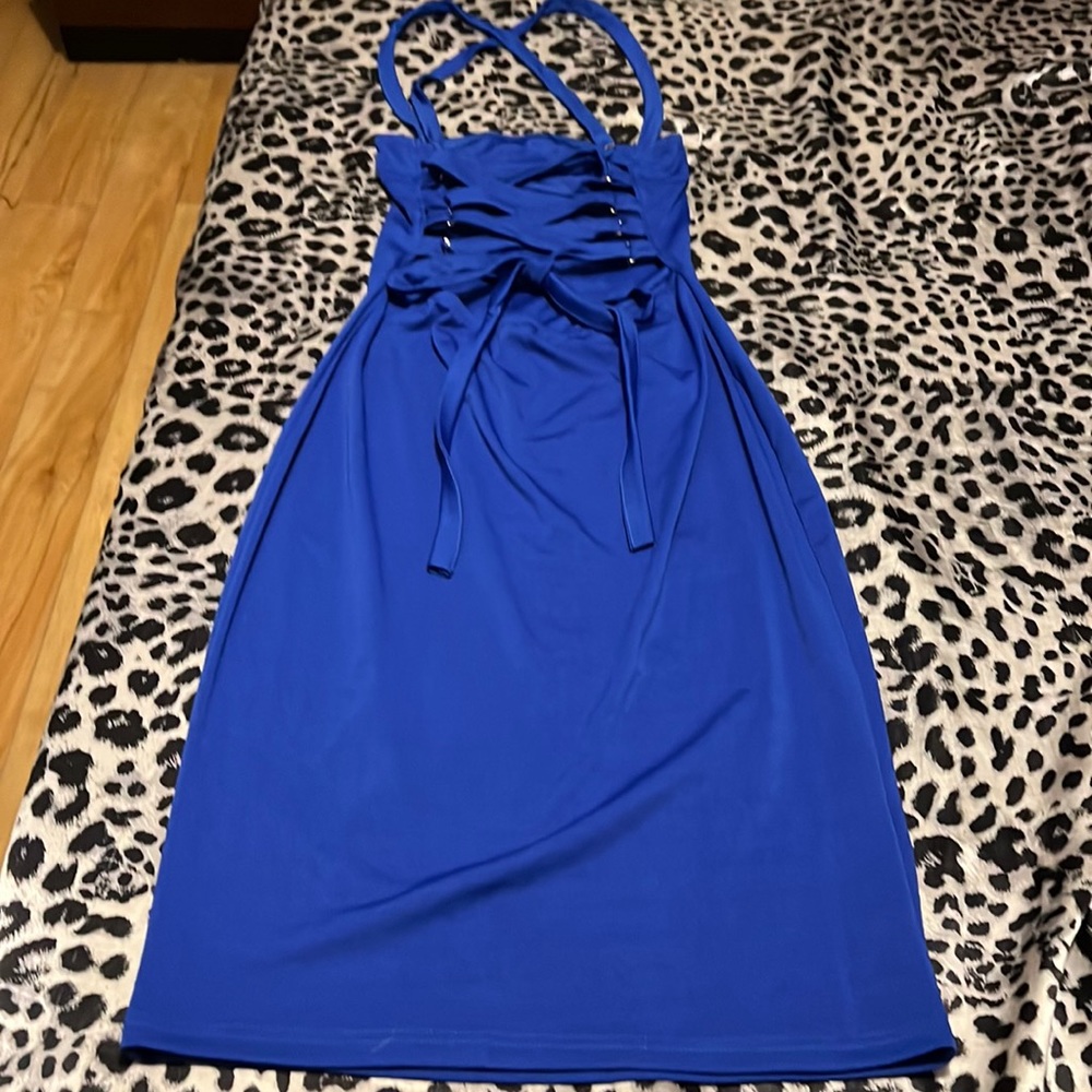🆑FINAL PRICE‼️ Royal blue bodycon midi dress w/open back that crisscrosses &ties